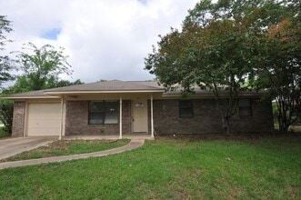 Building Photo - 713 S Boyd St