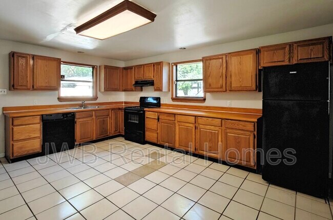 Foto del edificio - 7040 Alan Ave