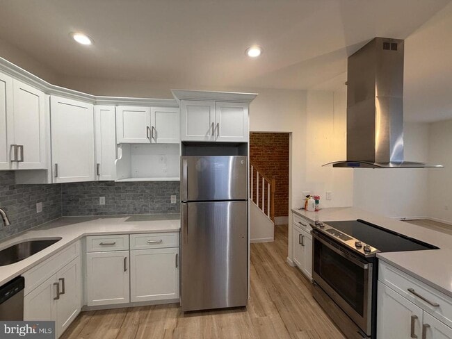 Building Photo - 101 Cedar Ave