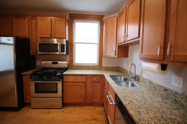 Building Photo - 4433 N Campbell Ave
