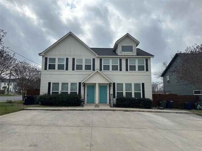 Building Photo - 813 Northington St