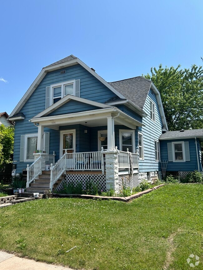 Building Photo - 1244 Ontario St