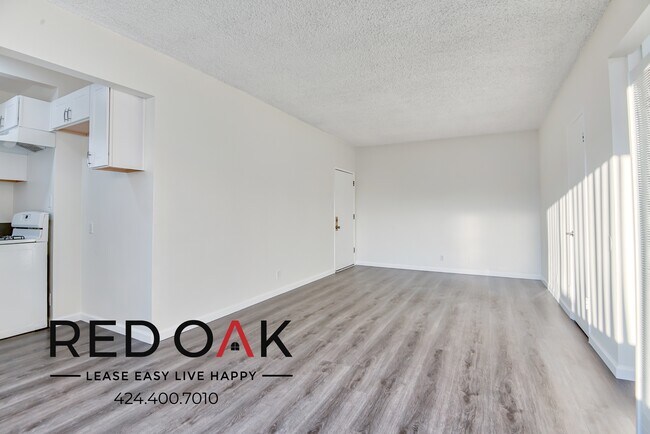 Building Photo - ~1 Month FREE~ Recently Updated Two Bedroo...