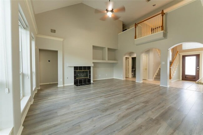 Building Photo - 311 Saunter Dr