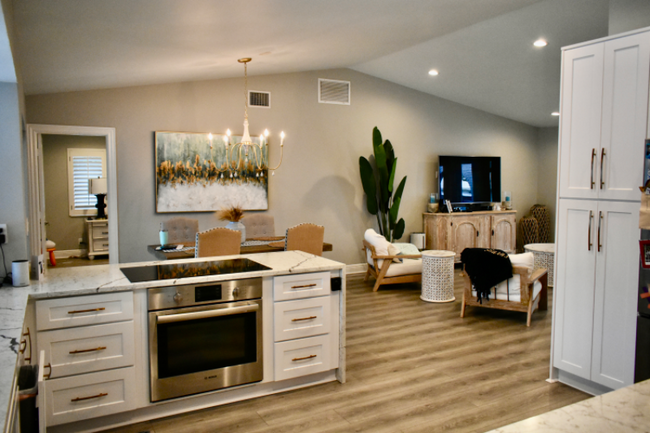 Foto del edificio - 775 Camino Lakes Cir
