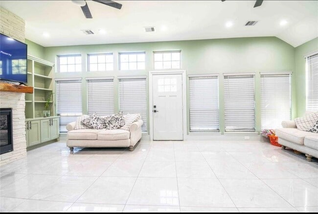 Foto del edificio - 9233 Kentshire Dr