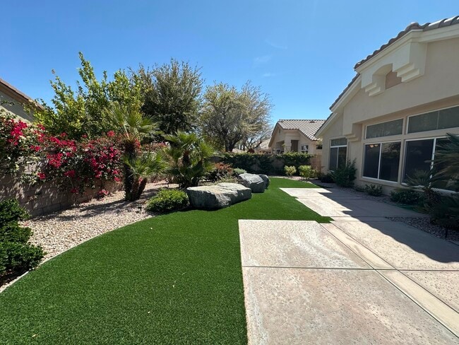 Building Photo - 78284 Rainbow Dr