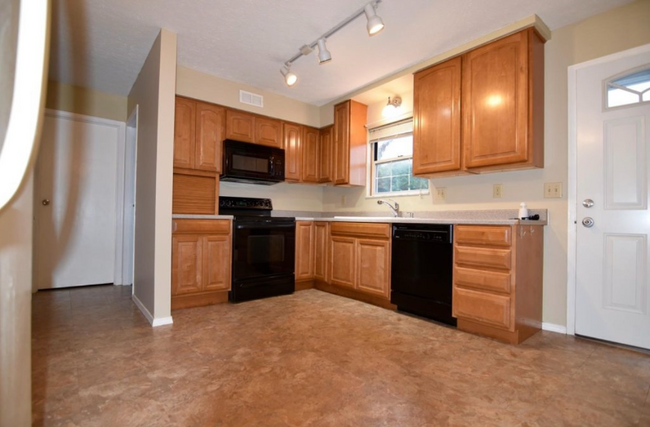 Building Photo - 1182 Worthington Woods Blvd