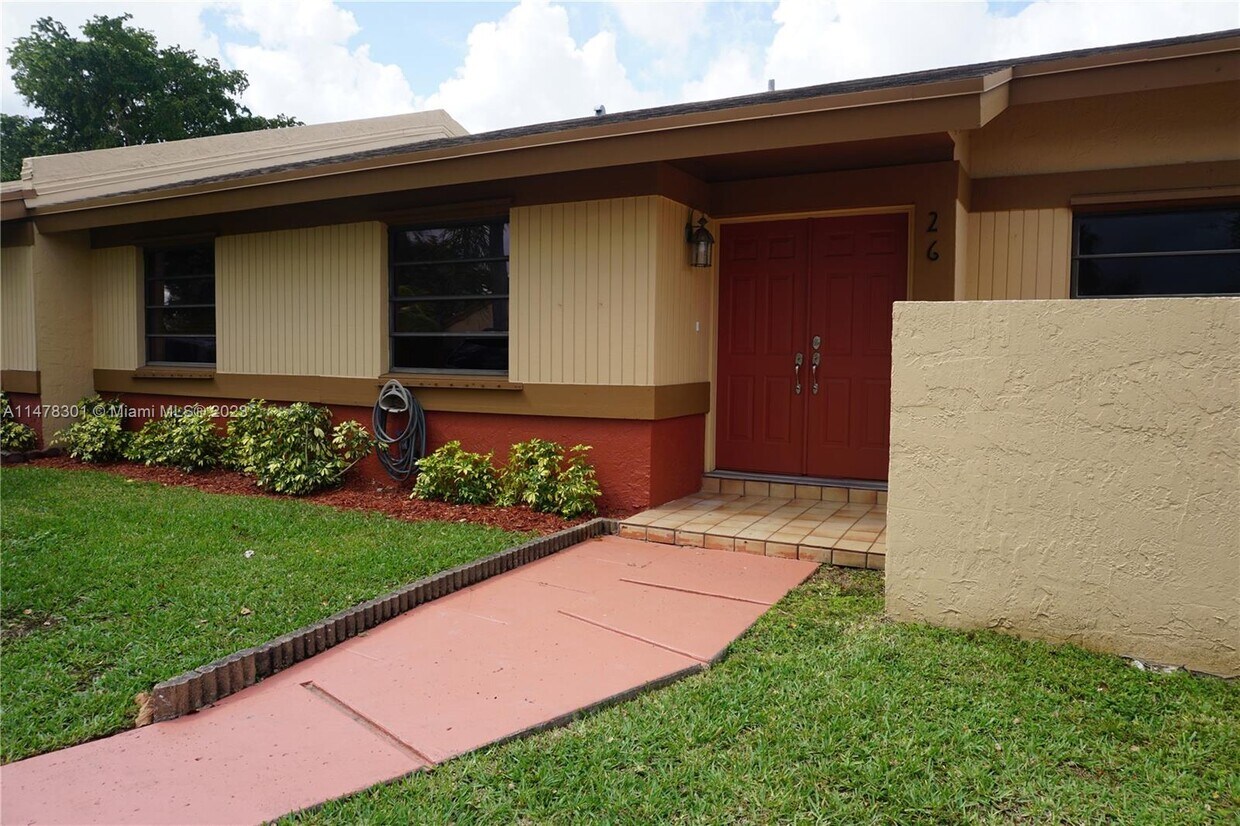 Primary Photo - 9690 SW 152nd Ave
