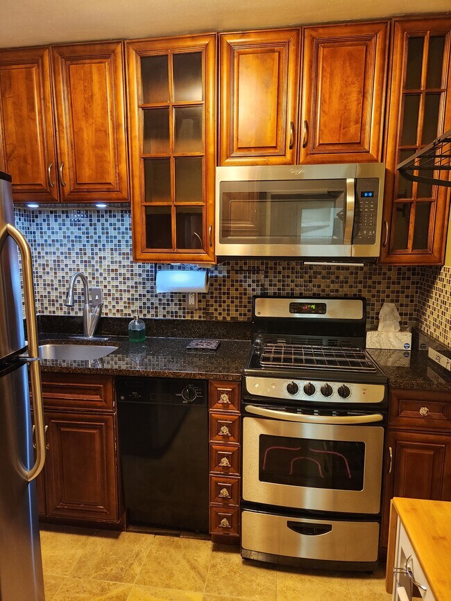 kitchen - 1425 4th St SW