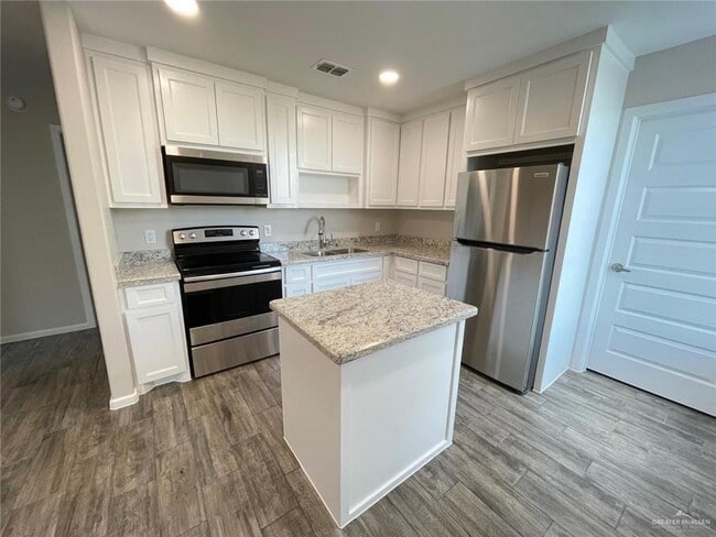 Building Photo - 12 Alta Vista Dr