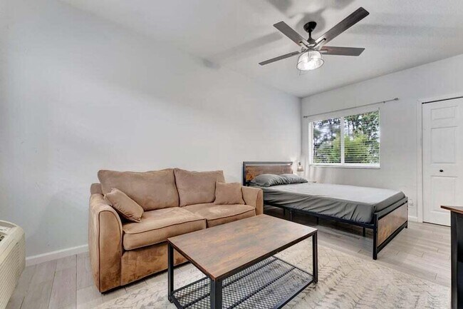 Building Photo - 8914 Sandshot Ct