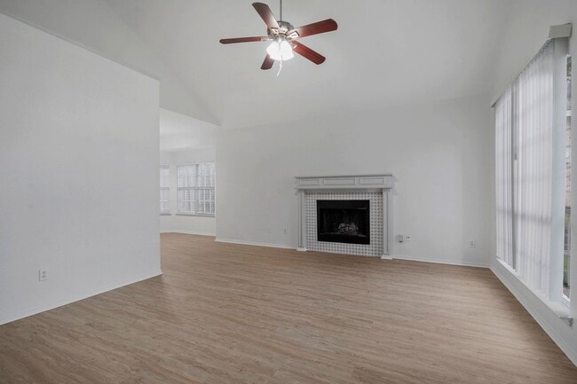 Building Photo - TOTALY REMODELED 4-2 In Mansfield ISD!