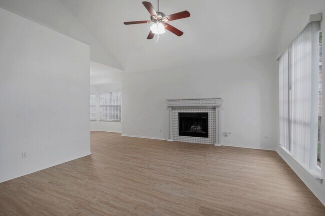 Foto del edificio - TOTALY REMODELED 4-2 In Mansfield ISD!