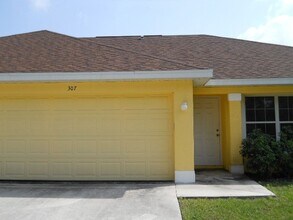 Building Photo - Greenbriar Location!  3 bedroom 2 bath 2 car garage!