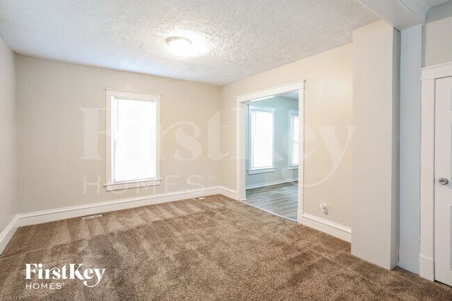 Foto del edificio - 2448 Norton Ave