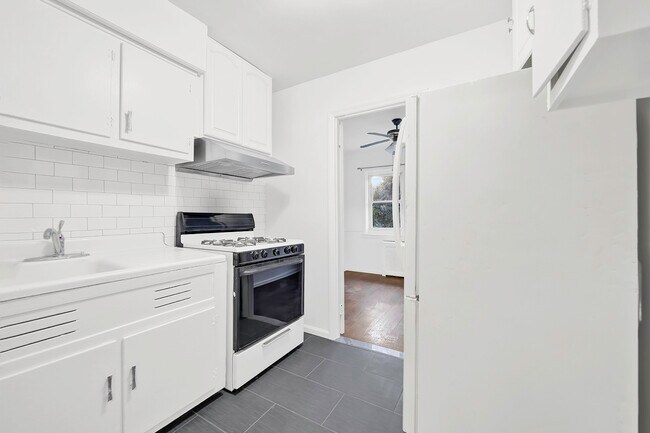 Foto del edificio - 2170 Brown St
