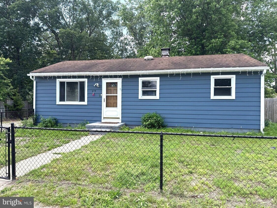 Primary Photo - 519 Berkeley Dr