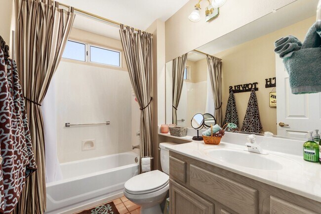Foto del edificio - Furnished Rental, 55+, Move In Today!
