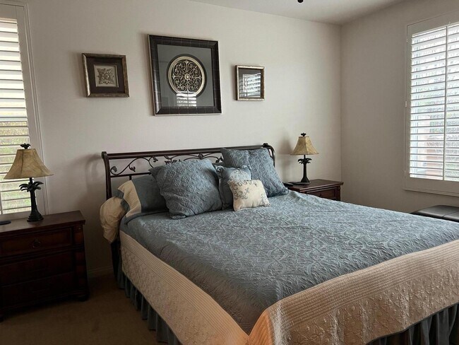 Foto del edificio - 60607 Juniper Ln