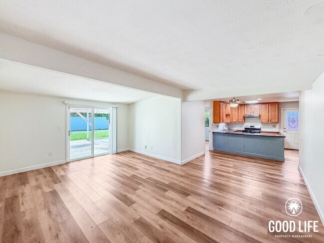 Foto del edificio - SD: Spacious 4BD/2BA Home in Clairemont with Large Turf Yard, Garage & In-Unit Laundry