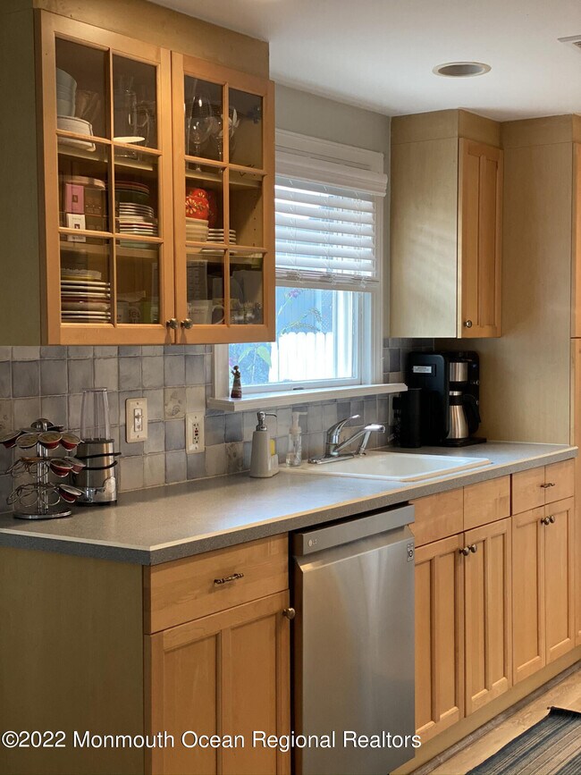 Foto del edificio - 610 Central Ave