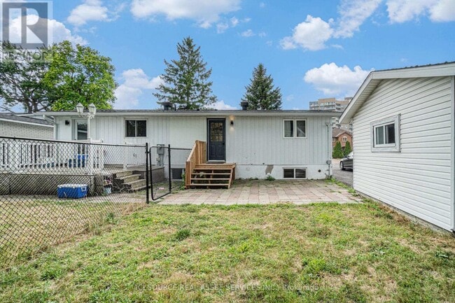 Building Photo - 17 Overlake Dr