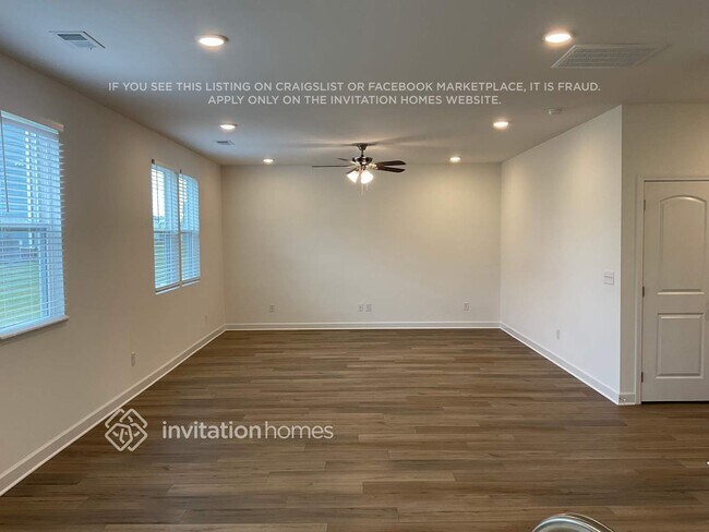 Building Photo - 257 W Millbrook Dr