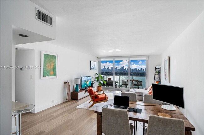 Foto del edificio - 1000 Meridian Ave