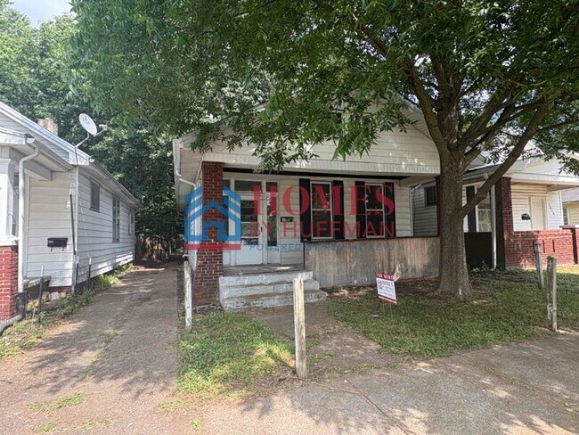 Building Photo - Two Bedroom House | Move-in Ready