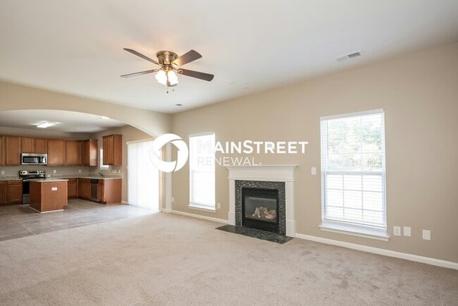 Building Photo - 5 Bedroom Pet-Friendly Home in Charlotte, ...