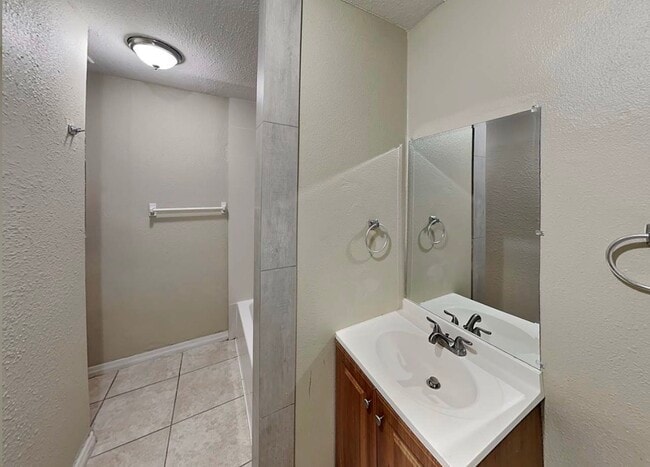 Building Photo - 5702 Jefferson St