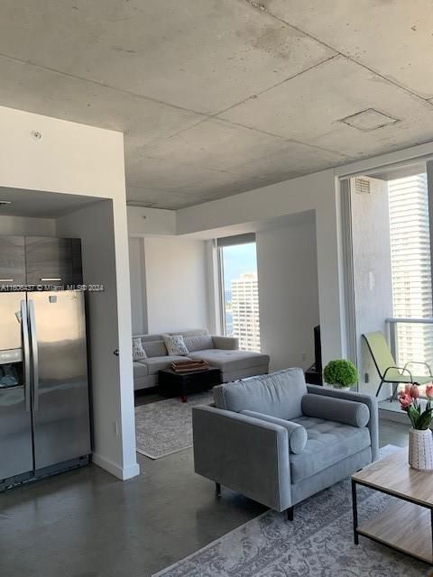 Foto del edificio - 151 SE 1st St