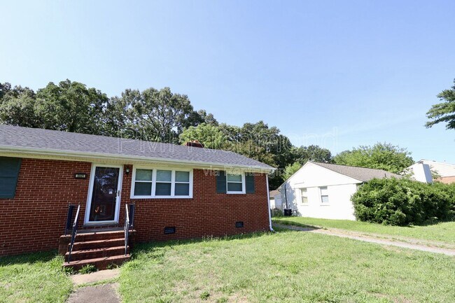 Building Photo - 5601 Eunice Dr