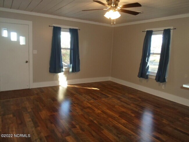 Building Photo - 2111 Catherine Lake Rd