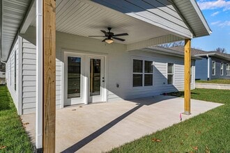 Building Photo - 672 S Mission Ave