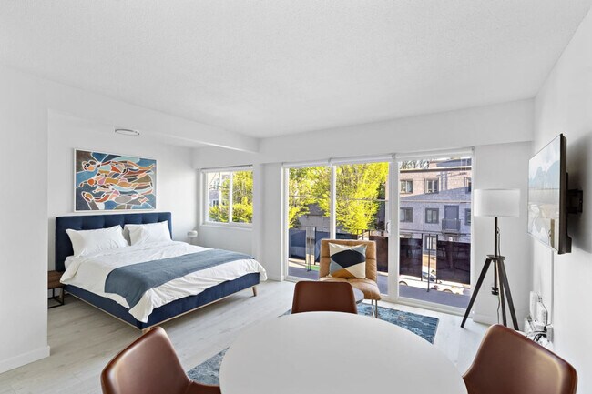 Photo du bâtiment - 1550 W 11th Ave