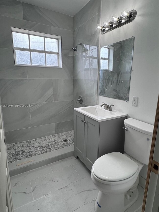 Foto del edificio - 1244 NE 149th St