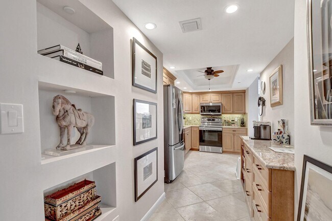 Building Photo - 6845 Willow Wood Dr