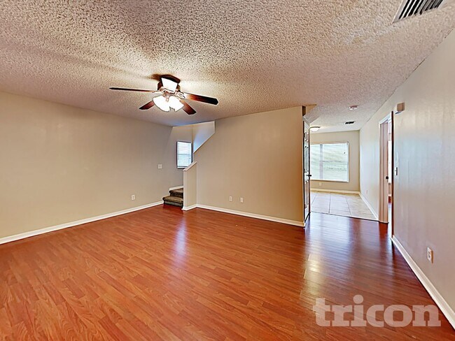 Building Photo - 914 Cape Cod Cir