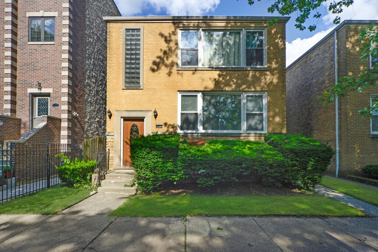 6205 N Washtenaw Ave, Chicago, IL 60659 House Rental in Chicago, IL