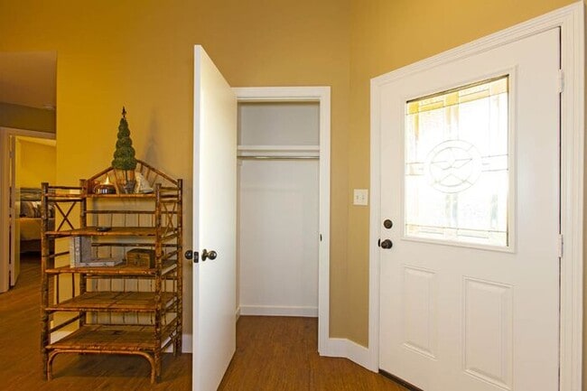 Foto del edificio - Coming Soon! Stunning 3 bed, 2 bath, 1 car garage located in West Tyler!!