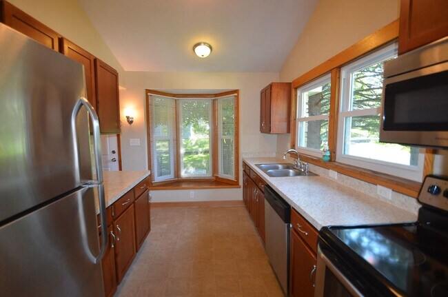 Building Photo - 1171 Ingerson Rd