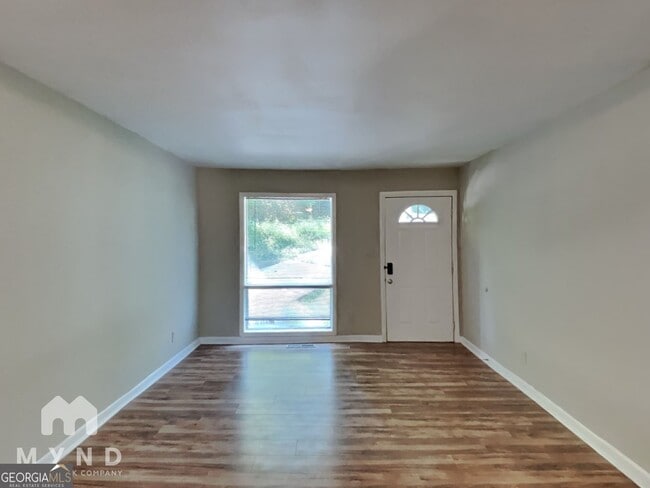 Building Photo - 502 Fairlane Cir NW