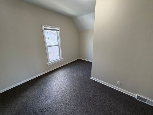 Building Photo - 825 Scott Ave