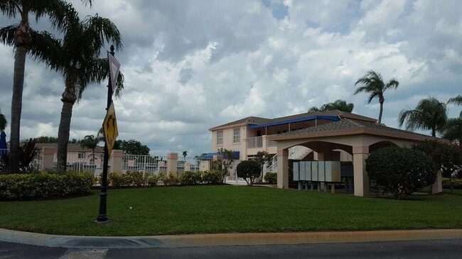 Building Photo - 2082 SE Wild Meadow Cir
