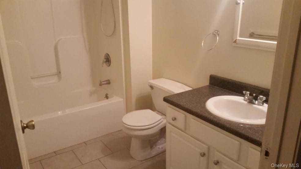 Building Photo - 194 E Main St