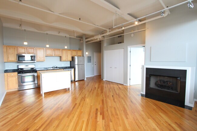 Building Photo - 500 S Clinton St