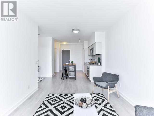 Photo du bâtiment - 501-501 St Clair Ave W