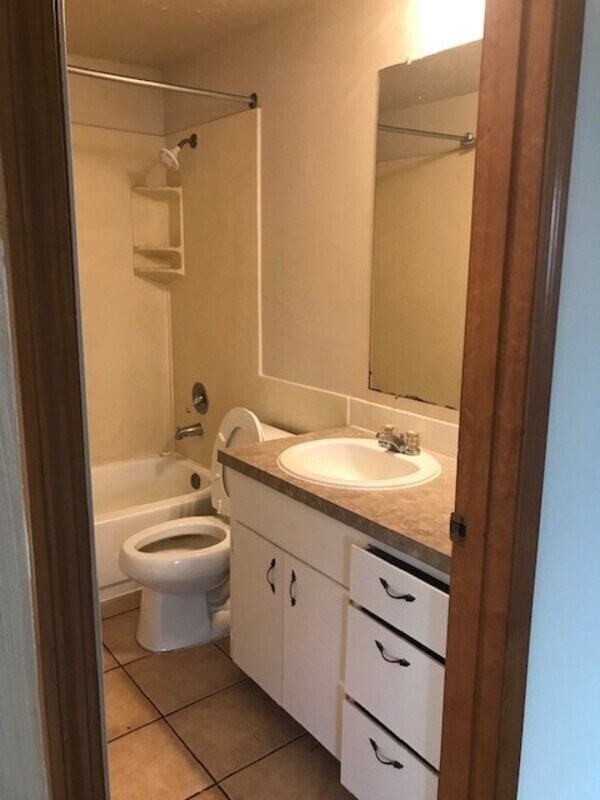 Foto del edificio - 12 S Morain St